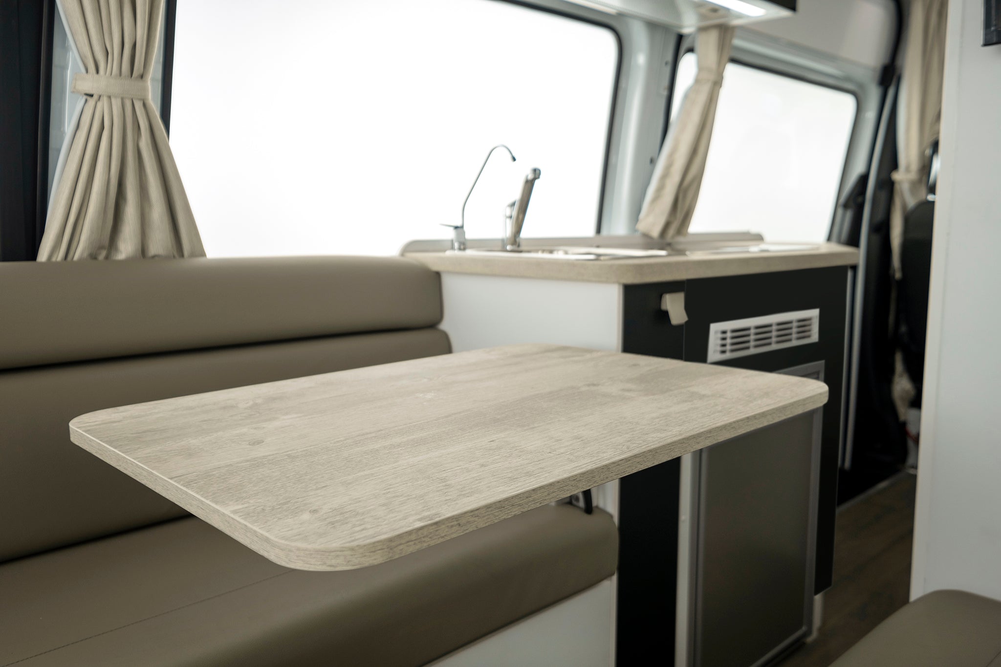 Winnebago Bondi 4S Table in Nikolo Pine