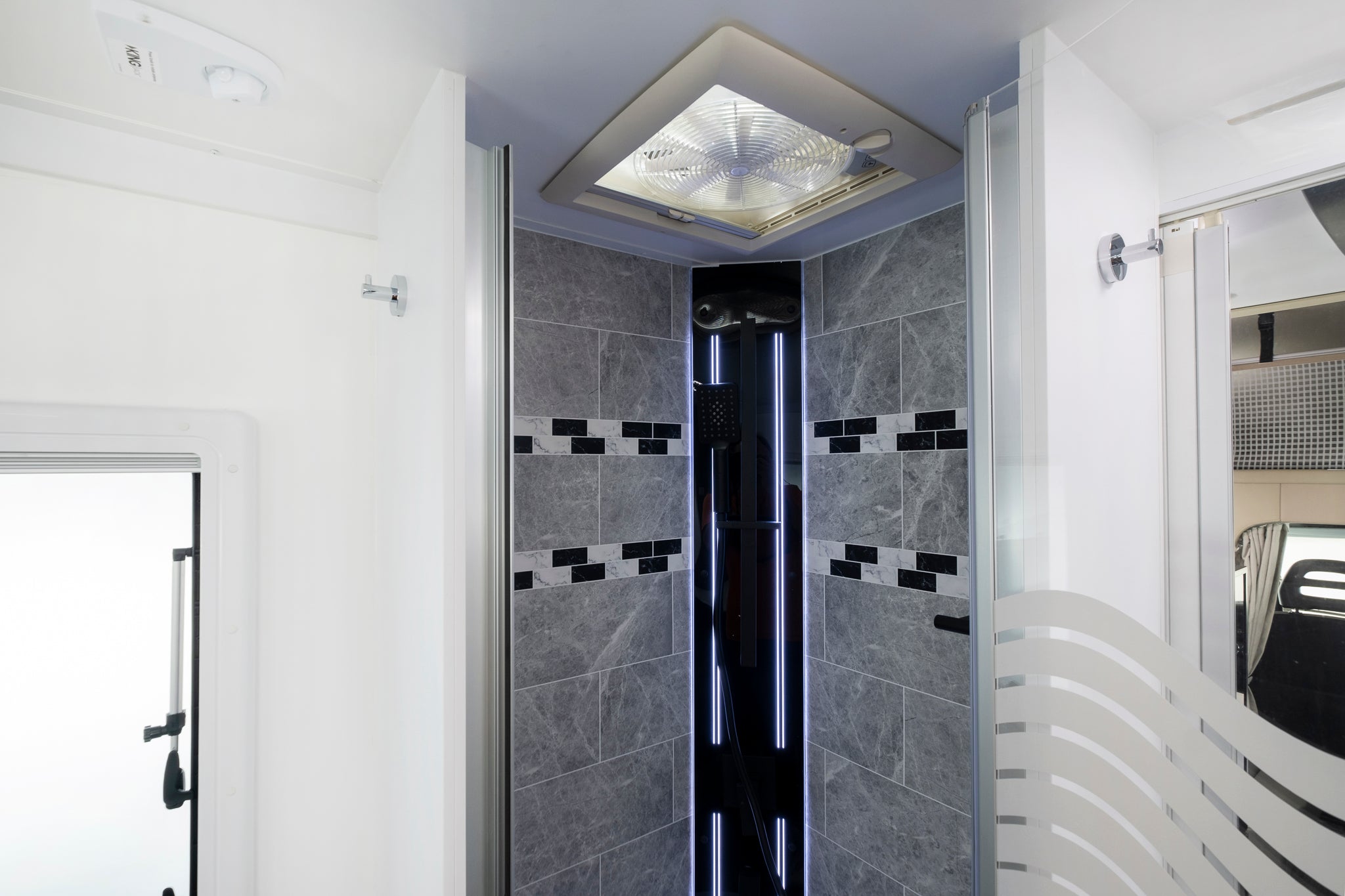 Iluka interior shower view