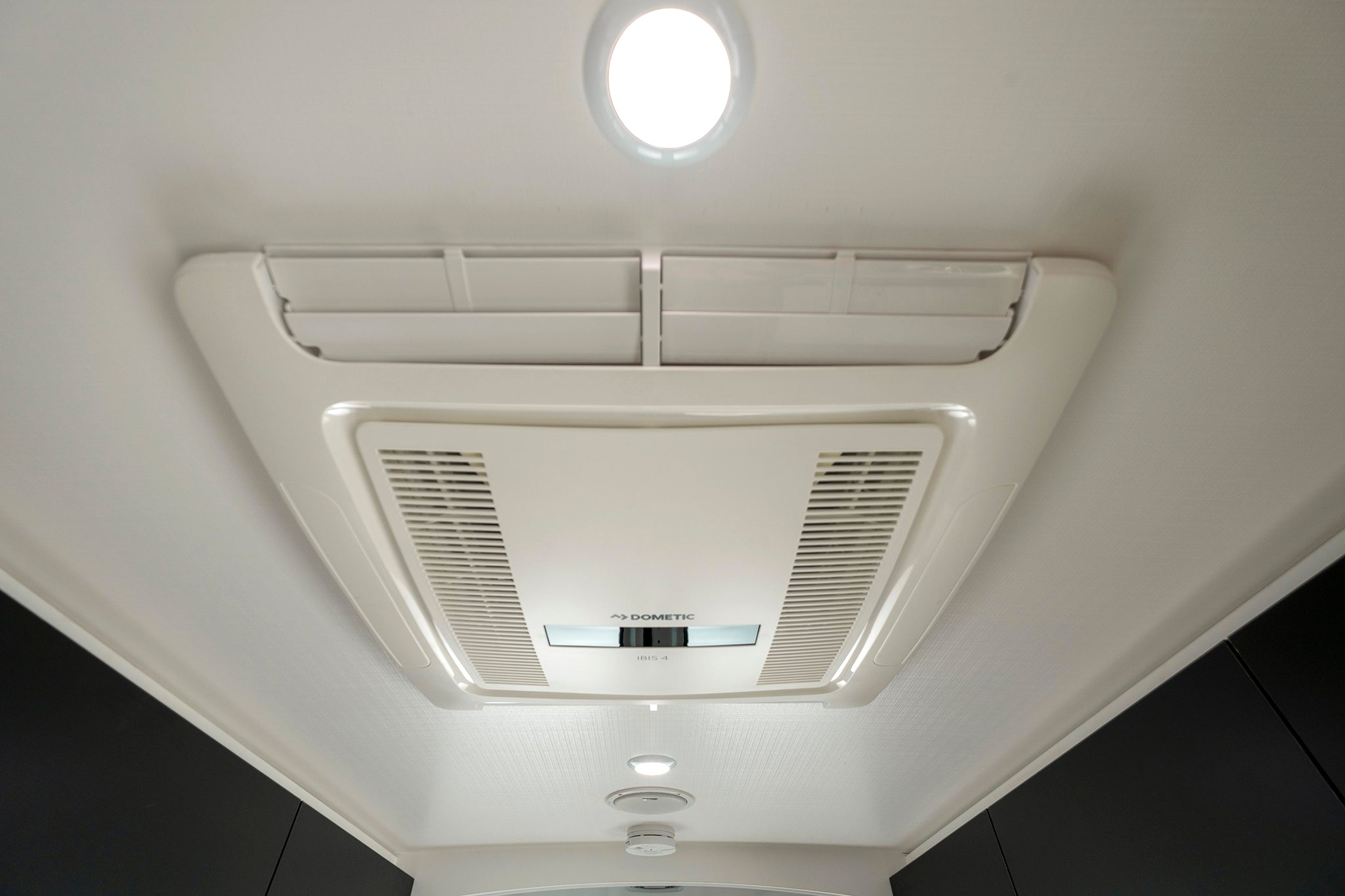 Winnebago Bondi 4S Campervan Air Conditioning