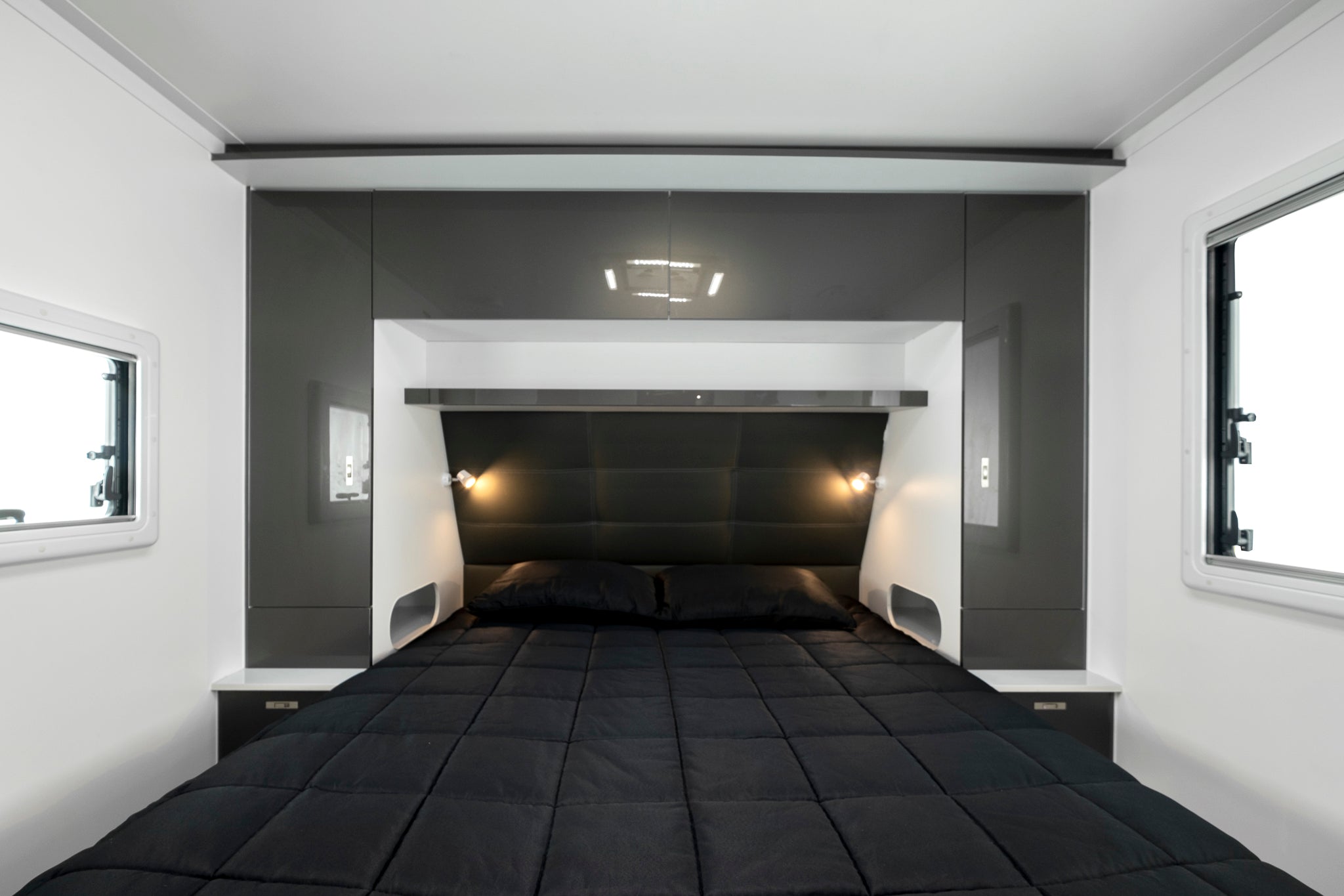 Windsor Genesis 220MD Main bed