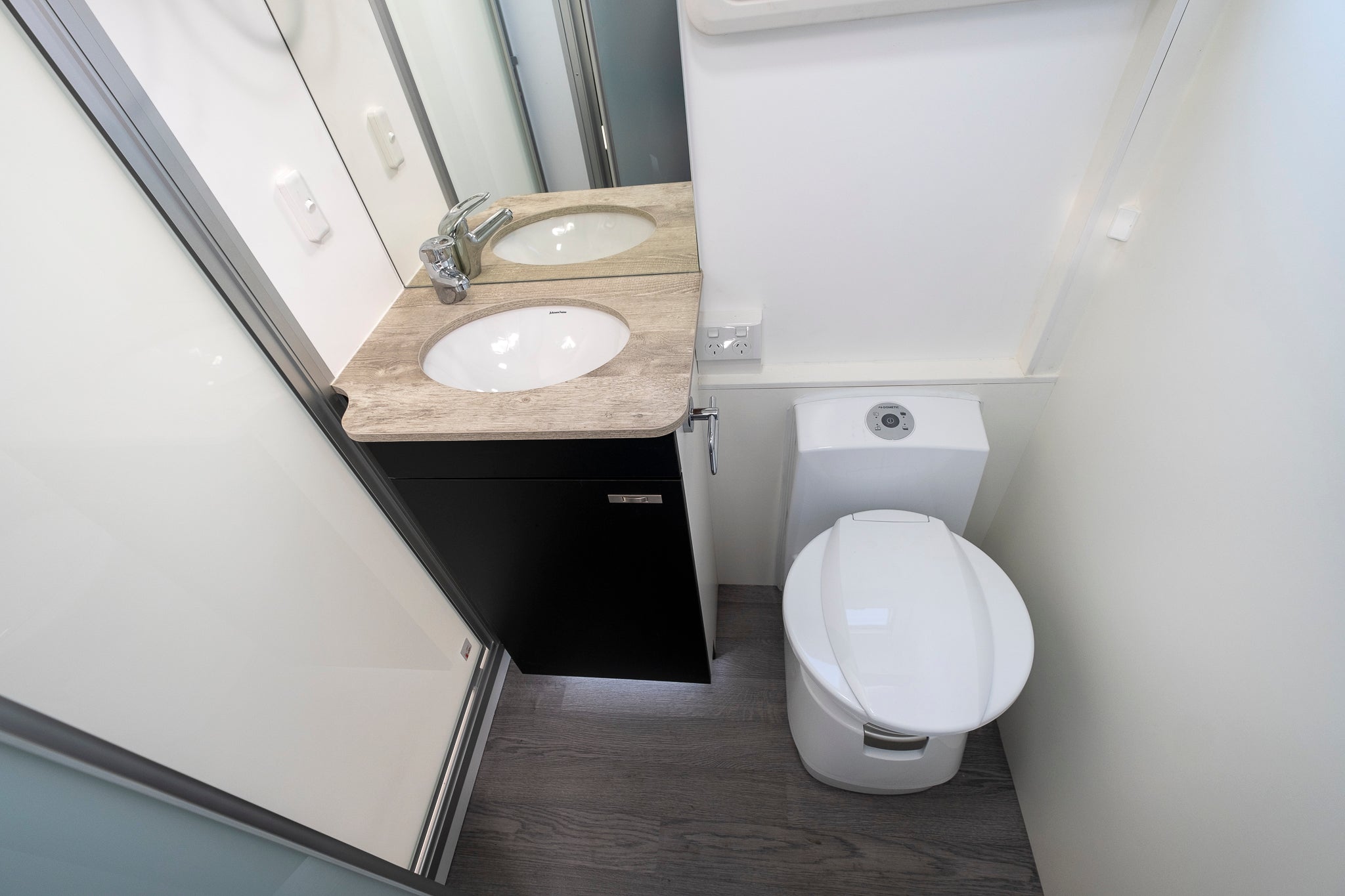 Windsor Genesis 220MD Toilet Vanity and basin